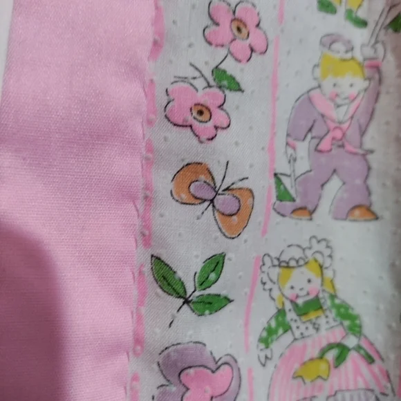 Vintage handmade child's quilt and matching pillow pink and print - Picture 5 of 12